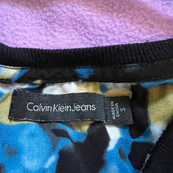 Calvin Klein Jeans Printed Sleeveless Blouse - Small - Picture 6 of 6